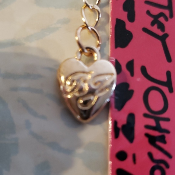 NWT Pink Rhinestone Broken Stitch Heart Necklace - Picture 3 of 8